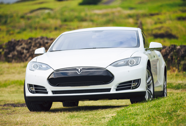 Why Elon Musk’s Customers are Electric about Tesla