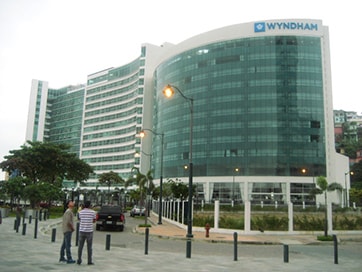 Was Wyndham Rewards’ Exclusive Offer to SPG Loyalty Program Members a Good Idea?