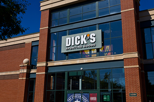Does Dick’s Sporting Goods Face Challenging Outlook to Restore Brand Loyalty?
