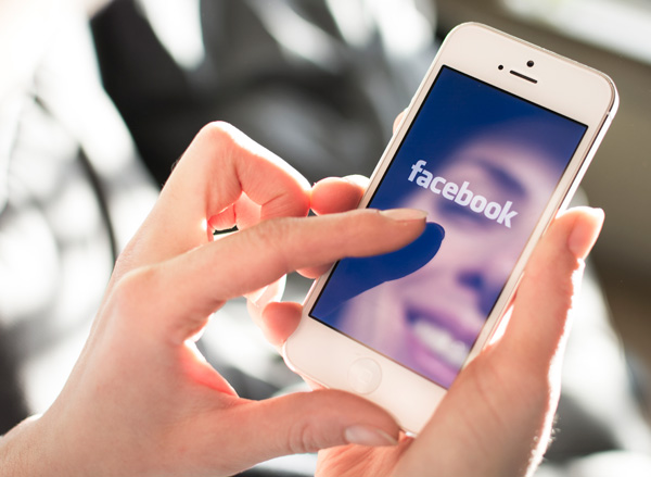 Facebook Connects Its Customer Experience to the World of Online Financial Transactions