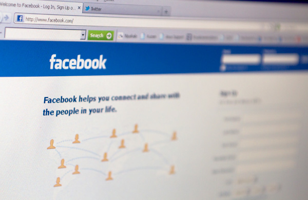 Facebook CEO: Connecting the World by Delivering Experiences the Way Customers Want