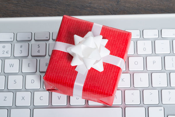 Moxie Studies the Customer Holiday Shopping Experience; Offers Mobile Solution